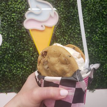 Dream the La Cream - Ice Cream & Frozen Yogurt Near Me - Virginia Beach, Virginia Dream the La Cream - Ice Cream & Frozen Yogurt Near Me - Virginia Beach, Virginia