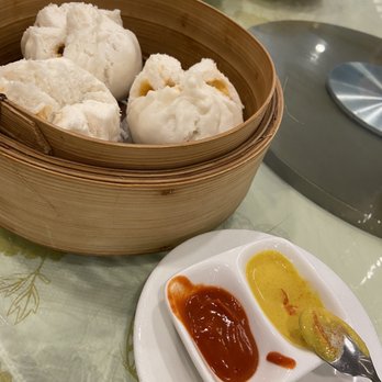 Golden Paramount Seafood Restaurant - 2 sauces - chilli and Chinese mustard - classic - Seafood Near Me - Richmond, British Columbia Golden Paramount Seafood Restaurant - 2 sauces - chilli and Chinese mustard - classic - Seafood Near Me - Richmond, British Columbia