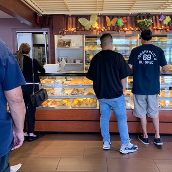 Liliha Bakery - Busy AF - Bakeries Near Me - Honolulu, Hawaii