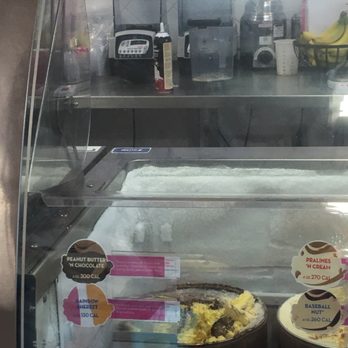 Baskin-Robbins - Dirty blender pitcher left out - Ice Cream & Frozen Yogurt Near Me - Ranson, West Virginia