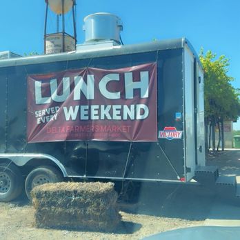 Deltas Farmers Market - Outside parking view of the food truck - Farmers Market Near Me - Isleton, California Deltas Farmers Market - Outside parking view of the food truck - Farmers Market Near Me - Isleton, California