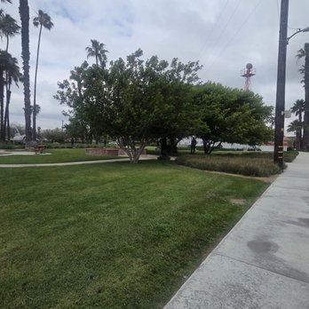 Flabob Airport Cafe - Beautiful green grass - Cafes Near Me - Jurupa Valley, California Flabob Airport Cafe - Beautiful green grass - Cafes Near Me - Jurupa Valley, California