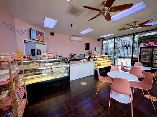 Papillon International Bakery by null