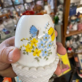 White Pillar Antique Mall - Antiques Near Me - Norwich, Ohio White Pillar Antique Mall - Antiques Near Me - Norwich, Ohio