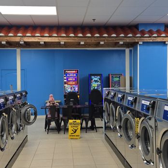 Centreville Laundromat - Laundry Services Near Me - Centreville, Virginia Centreville Laundromat - Laundry Services Near Me - Centreville, Virginia
