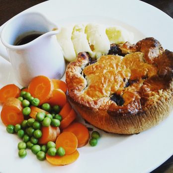 The Courtfield - Steak and ale pie - British Near Me - London, XGL The Courtfield - Steak and ale pie - British Near Me - London, XGL