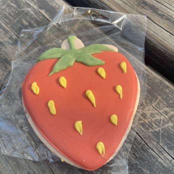 Bakes By Lo - Desserts Near Me - Hilliard, Ohio
