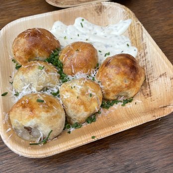 Ripple Wine Bar - Covington - Beef Wellington Popovers - Wine Bars Near Me - Covington, Kentucky