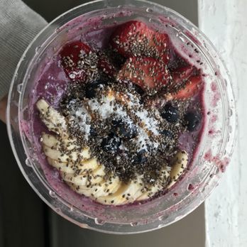 Salud Juice - Berry smoothie bowl. - Juice Bars & Smoothies Near Me - Long Beach, California Salud Juice - Berry smoothie bowl. - Juice Bars & Smoothies Near Me - Long Beach, California