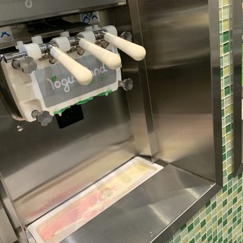 Yogurtland - Dirty frozen yogurt machine. - Ice Cream & Frozen Yogurt Near Me - Inglewood, California Yogurtland - Dirty frozen yogurt machine. - Ice Cream & Frozen Yogurt Near Me - Inglewood, California
