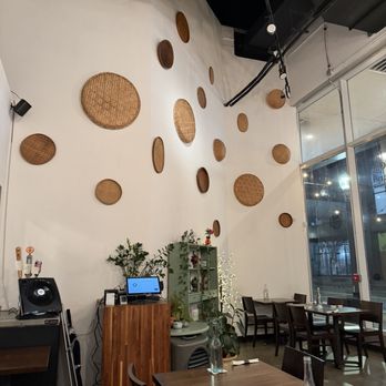 Aubergine Cafe - Dining room - Thai Near Me - St Louis, Missouri