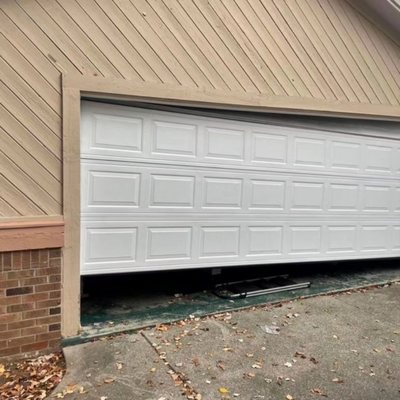 MI GARAGE DOOR REPAIR - 11 Photos - Warren, Michigan - Garage Door