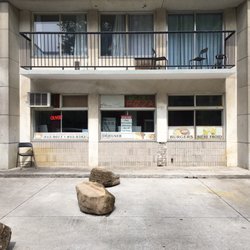McGill Pizza - Storefront