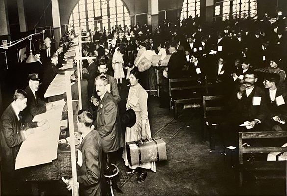 Ellis Island by null