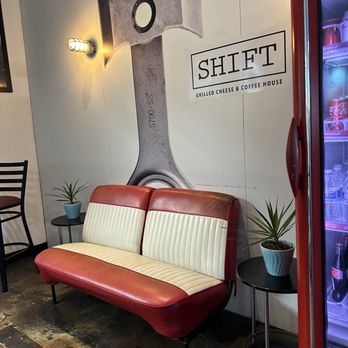 Shift Coffee House - Cute atmosphere - Coffee & Tea Near Me - Sacramento, California