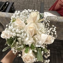 Orange Blossom Florist - All white small bouquet. it's beautiful & perfect