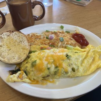 Mountain Lyon Cafe - Veggie omelette - Breakfast & Brunch Near Me - Silverthorne, Colorado