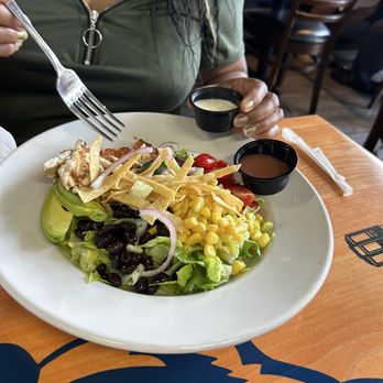 Le Café Station Grill - Southwest Salad - Breakfast & Brunch Near Me - Chicago, Illinois Le Café Station Grill - Southwest Salad - Breakfast & Brunch Near Me - Chicago, Illinois