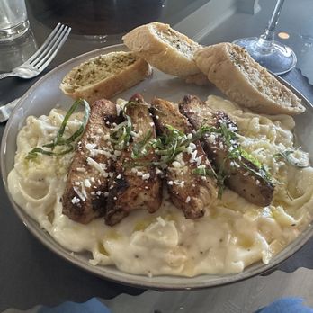 Olive Oil Pantry Restaurant - Fettuccine Alfredo with chicken - Mediterranean Near Me - Lathrop, California Olive Oil Pantry Restaurant - Fettuccine Alfredo with chicken - Mediterranean Near Me - Lathrop, California