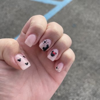 Diva Nails & Spa - Disney Mickey Nails - Nail Salons Near Me - Floyds Knobs, Indiana