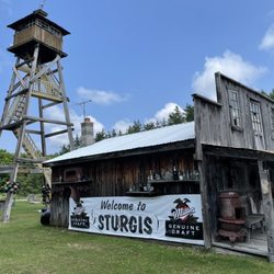 Clarke Motel - Bar and tower where the pyrotechnic fun happens!