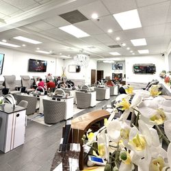 LA Nails & Spa - View from reception area