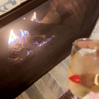La Serena Villas - Champagne by the fire - Hotels Near Me - Palm Springs, California La Serena Villas - Champagne by the fire - Hotels Near Me - Palm Springs, California