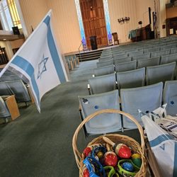 Temple Emanu-El - Flags and musical instruments for services