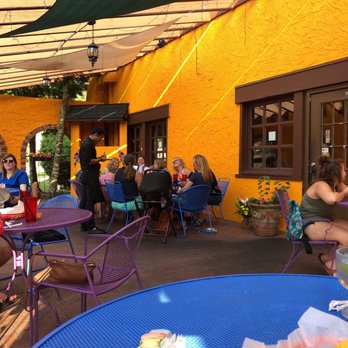 Pelanchos Mexican Grill - Great outside diner on good weather days - Mexican Near Me - Knoxville, Tennessee
