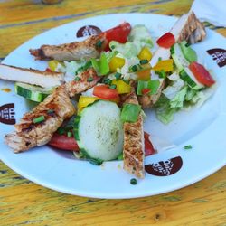 Den Kantinen Putenbrust Salat der echt noch winzig dazu war für 7.80 EUR