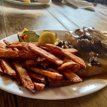 Camp 18 Restaurant - Hot beef - American Near Me - Seaside, Oregon