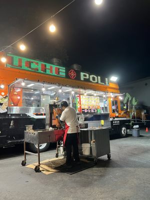 Leo's Tacos Truck by null