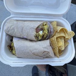 La Jenelle Natural Cafe - Decent burrito healthy, but on the small side
