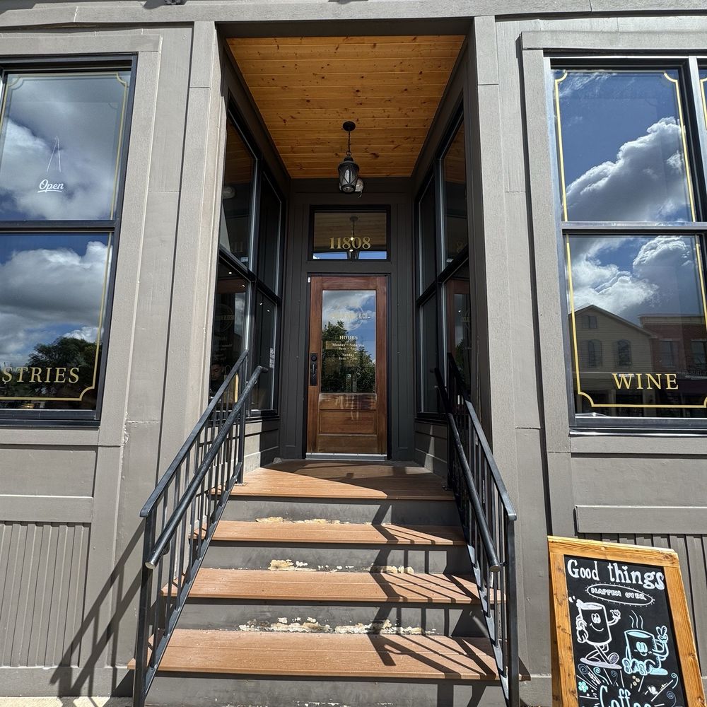 Lincoln House - Outside - Coffee & Tea Near Me - Huntley, Illinois Lincoln House - Outside - Coffee & Tea Near Me - Huntley, Illinois