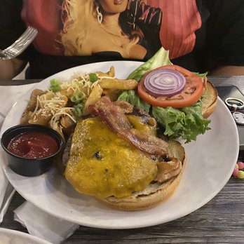 Restaurant 604 - 604 Burger - Breakfast & Brunch Near Me - Honolulu, Hawaii