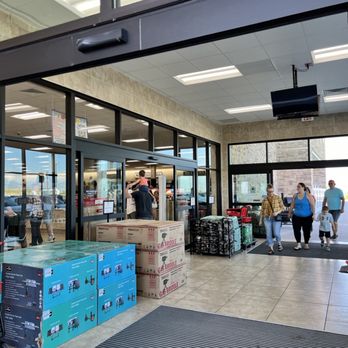 Buc-ee's - One of the entrances - Convenience Stores Near Me - Berthoud, Colorado Buc-ee's - One of the entrances - Convenience Stores Near Me - Berthoud, Colorado