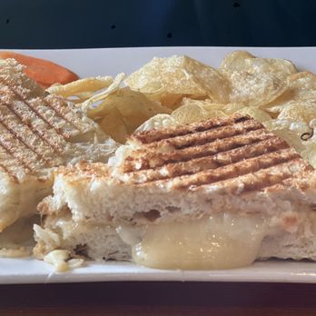 7 Devils Brewery and Public House - Grilled Cheese Sandwich - New American Near Me - Coos Bay, Oregon 7 Devils Brewery and Public House - Grilled Cheese Sandwich - New American Near Me - Coos Bay, Oregon