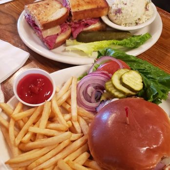 Grizzly Cafe - Malibu sandwich and Ruben - American Near Me - Wrightwood, California
