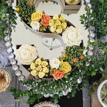 Bundle of Cupcakes - Wedding cupcakes . - Cupcakes Near Me - Sacramento, California