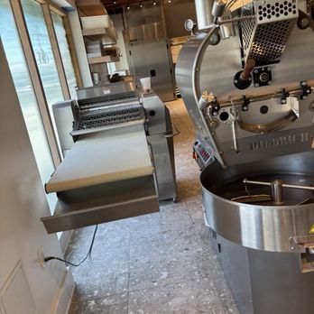 Eller Bakery - Bakeries Near Me - Costa Mesa, California