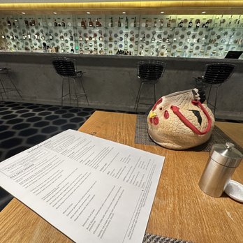 Qantas First Class Lounge - Camilla looks at more to order! - Airport Lounges Near Me - Los Angeles, California