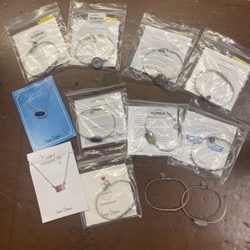 Lots of cute bracelets for Mother's Day gifts!