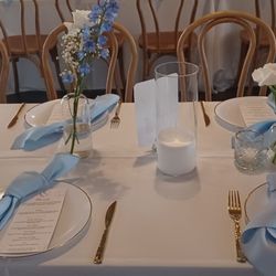 Floral by The Grand Lady Place settings by Lily Grace Catering