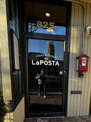 da LaPosta by null