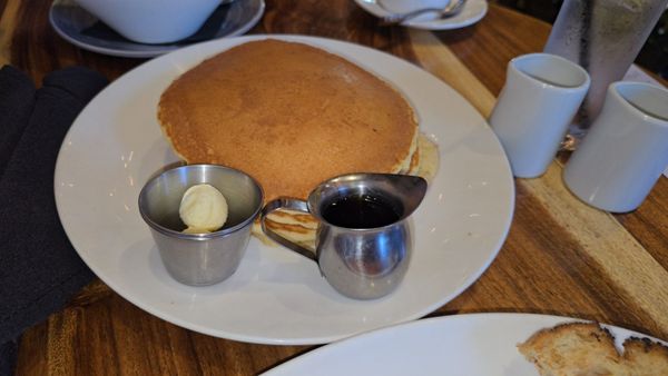 Trade Restaurant & Lounge by null