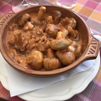 Restaurant Taverna 99+4 - Champignons mit Metaxa-Sauce - Greek Near Me - Hanover, NI