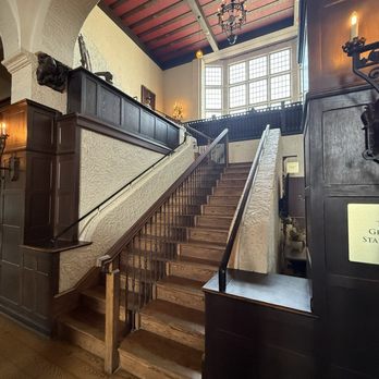 Casa Loma - Museums Near Me - Toronto, Ontario