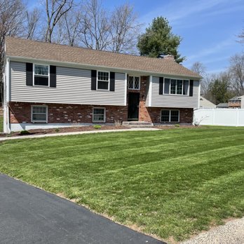 Riverwood Groundskeeping - Finished product - Lawn Services Near Me - Cheshire, Connecticut Riverwood Groundskeeping - Finished product - Lawn Services Near Me - Cheshire, Connecticut