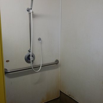 Reynolds Resorts - Women's shower. Blech. - Resorts Near Me - Mt Shasta, California