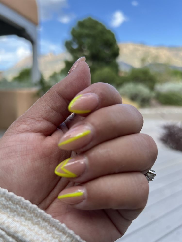 NAILS 47 Updated September 2024 83 Photos & 18 Reviews 40747